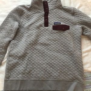 Women’s Patagonia cotton quilt pullover.
